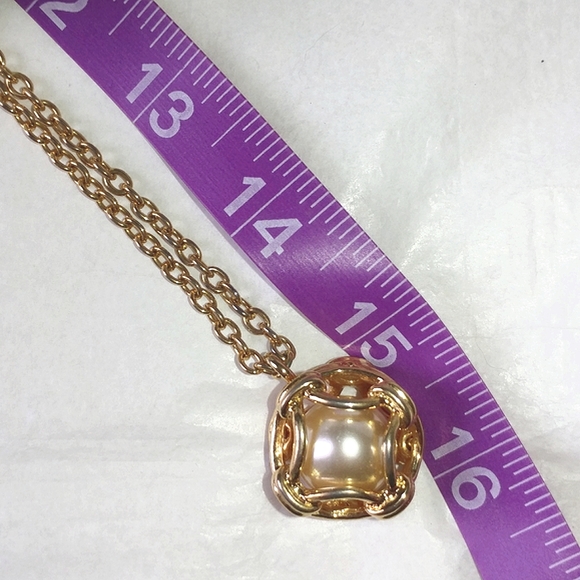 JOAN RIVERS CAGED PEARL PENDANT NECKLACE - 30" CHAIN - Picture 5 of 6